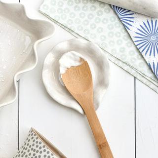 Signature Ruffle Spoon Rest