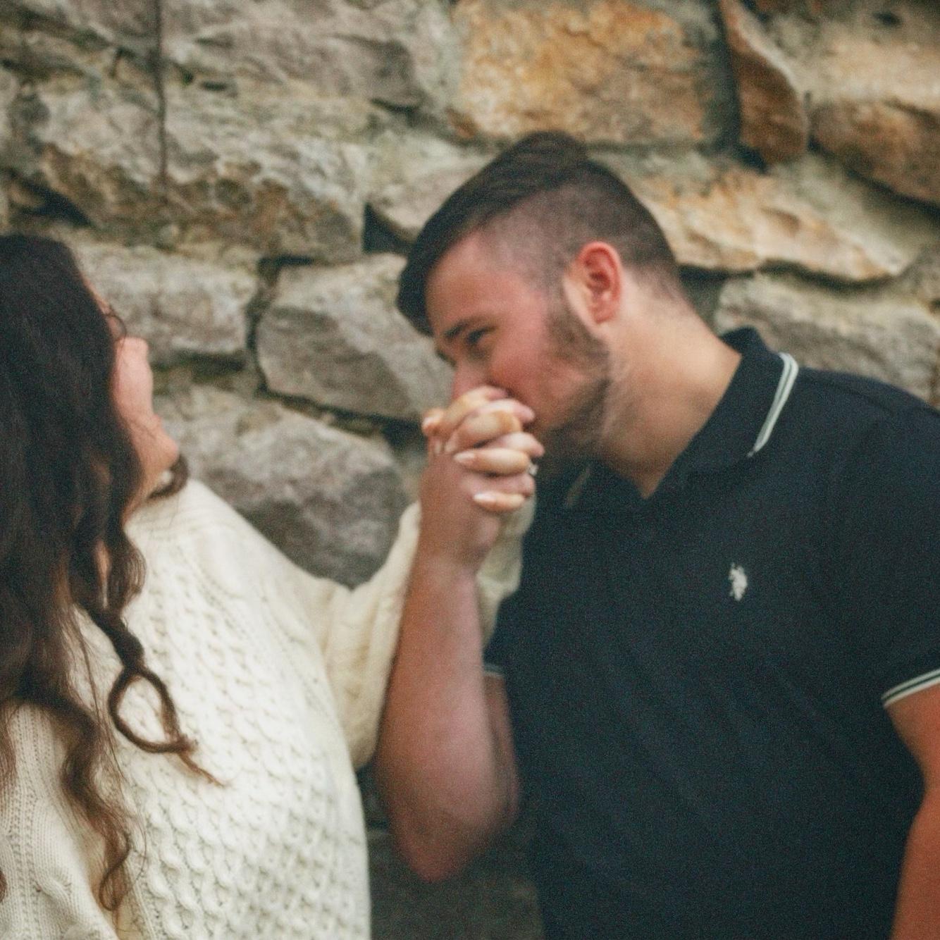 Always kissing my hand 🤍