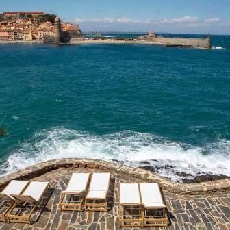 View at the venue with direct access to the Mediterranean!