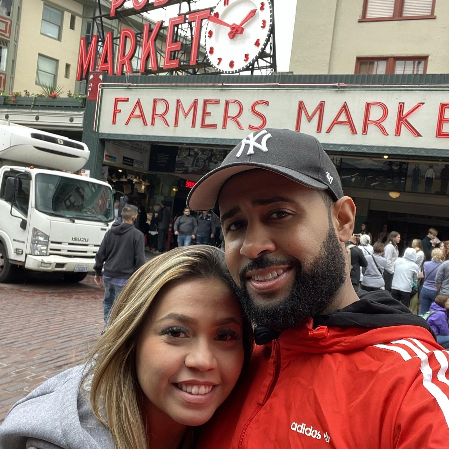 Showing Kelvin around Seattle for the first time