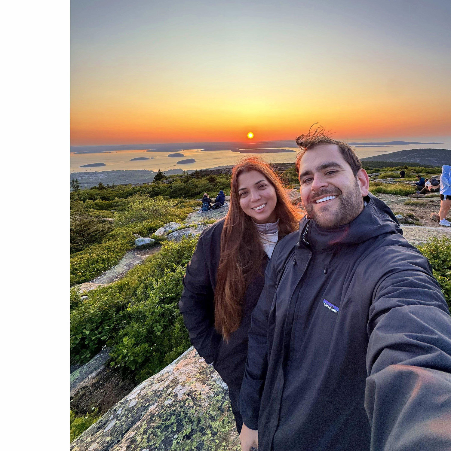 🌅 Chasing sunsets and new beginnings every horizon feels brighter when we’re together. 💛