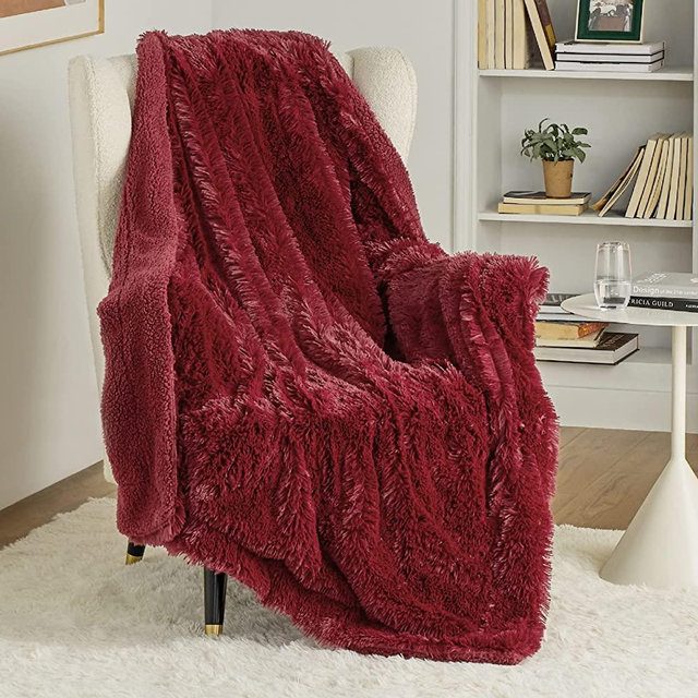 BEDSURE Faux Fur Christmas Blanket Red - Winter Warm Fuzzy Fluffy Super Soft Furry Plush Decorative Comfy Shag Thick Sherpa Shaggy Throws and Blankets Couch, Sofa, Bed, 50x60 inches