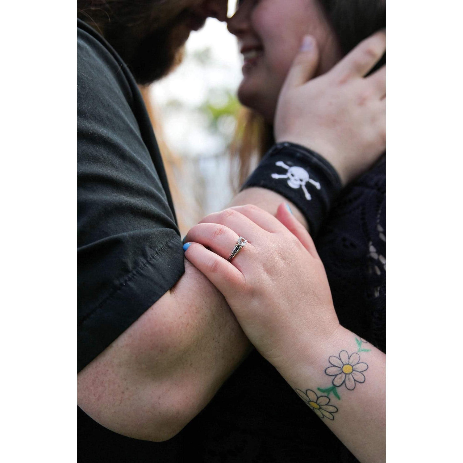Engagement Photos 🖤
♡Location: North Tonawanda Botanical Gardens
♡Photographer: Alyssa Knowlton, Lyssa Lee Photography