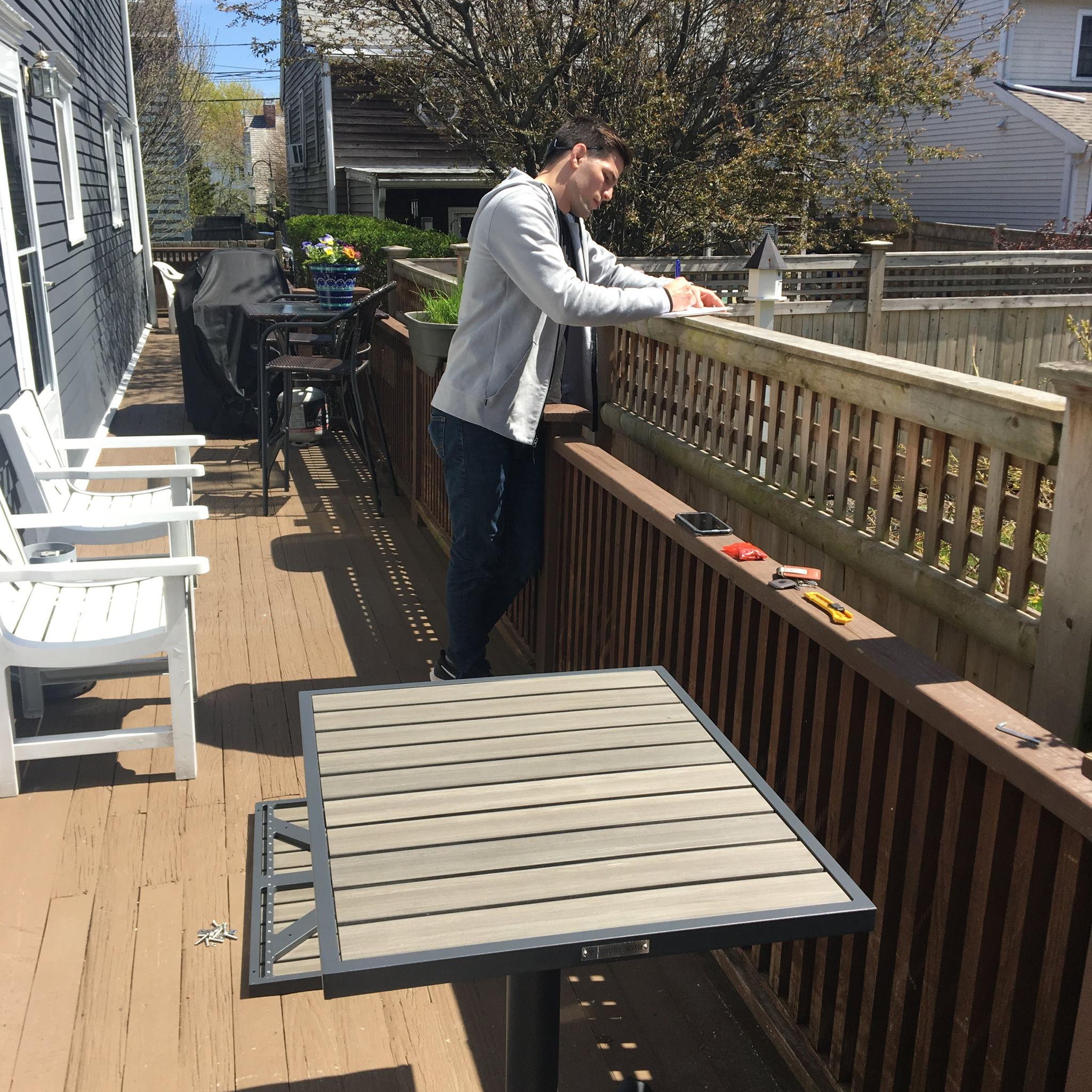 Christian asks Kaitlyn to accompany him on a romantic roadtrip (AKA deliver furniture for his job at Madbury Road). They drive all the way to Newburyport, MA and realize he brought the wrong table!