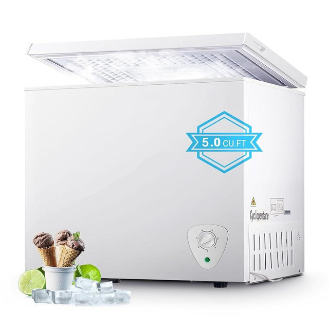 rosmena Chest Freezer, Deep Freezer 5 Cubic Feet with Removable Baskets & 7 Adjustable Temperature & Top Open Door, White Mini Deep Freezer Compact Freezer Suitable for Apartments(Down to -11°F)