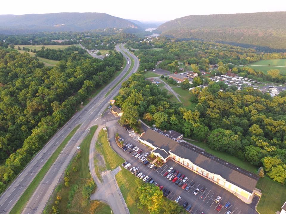 The Wedding Website of Seth Wilson and Emily Hooper