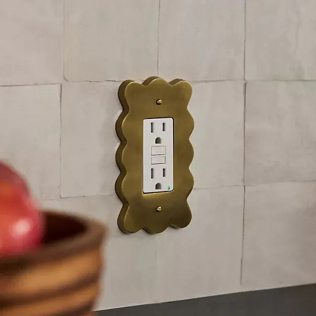 Wiggle Scalloped Switch Plate