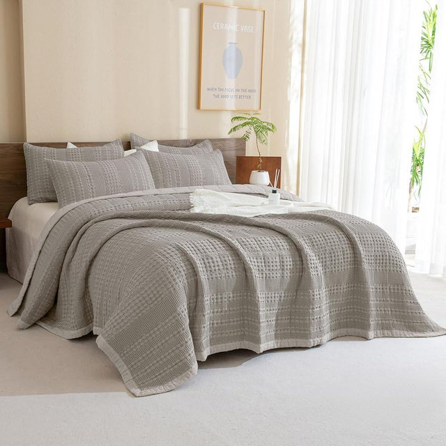 Sanracie Oversized King Bedspread (128"x120"), Cotton Dark Khaki Waffle Weave Quilt Set 3Pcs Soft Lightweight Farmhouse Bedding Sets Extra Wide Aesthetic Bedding Coverlet for All Seasons