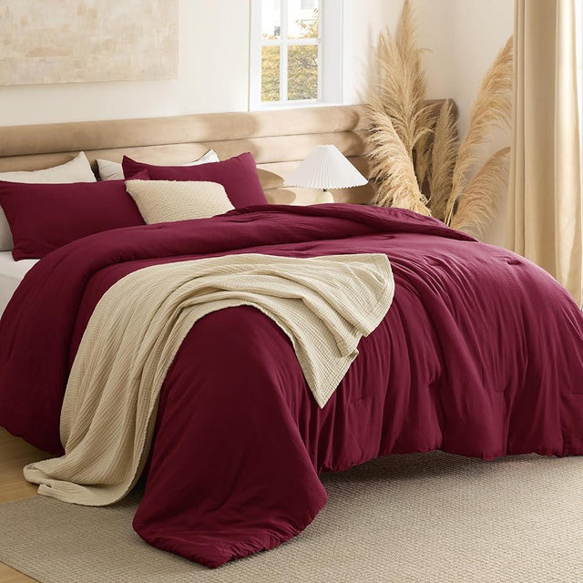 Bedsure Queen Size Comforter Set, Dark Red Soft Prewashed Bedding for All Seasons, 3 Pieces GentleSoft™ Warm Down Alternative Bed Set, 1 Lightweight Comforter (90"x90") and 2 Pillowcases (20"x26")