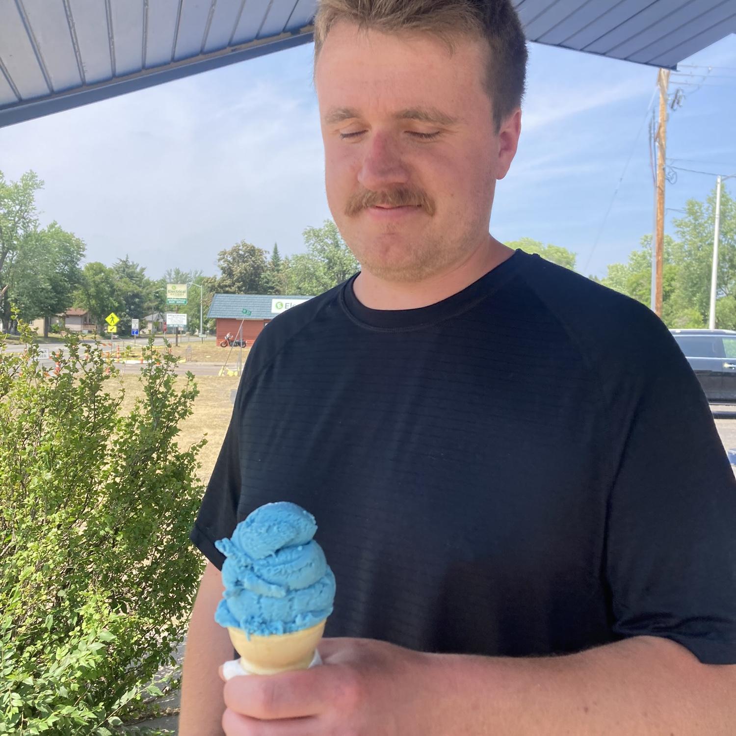 Blue Moon ice cream tastes like orange (but not beer).