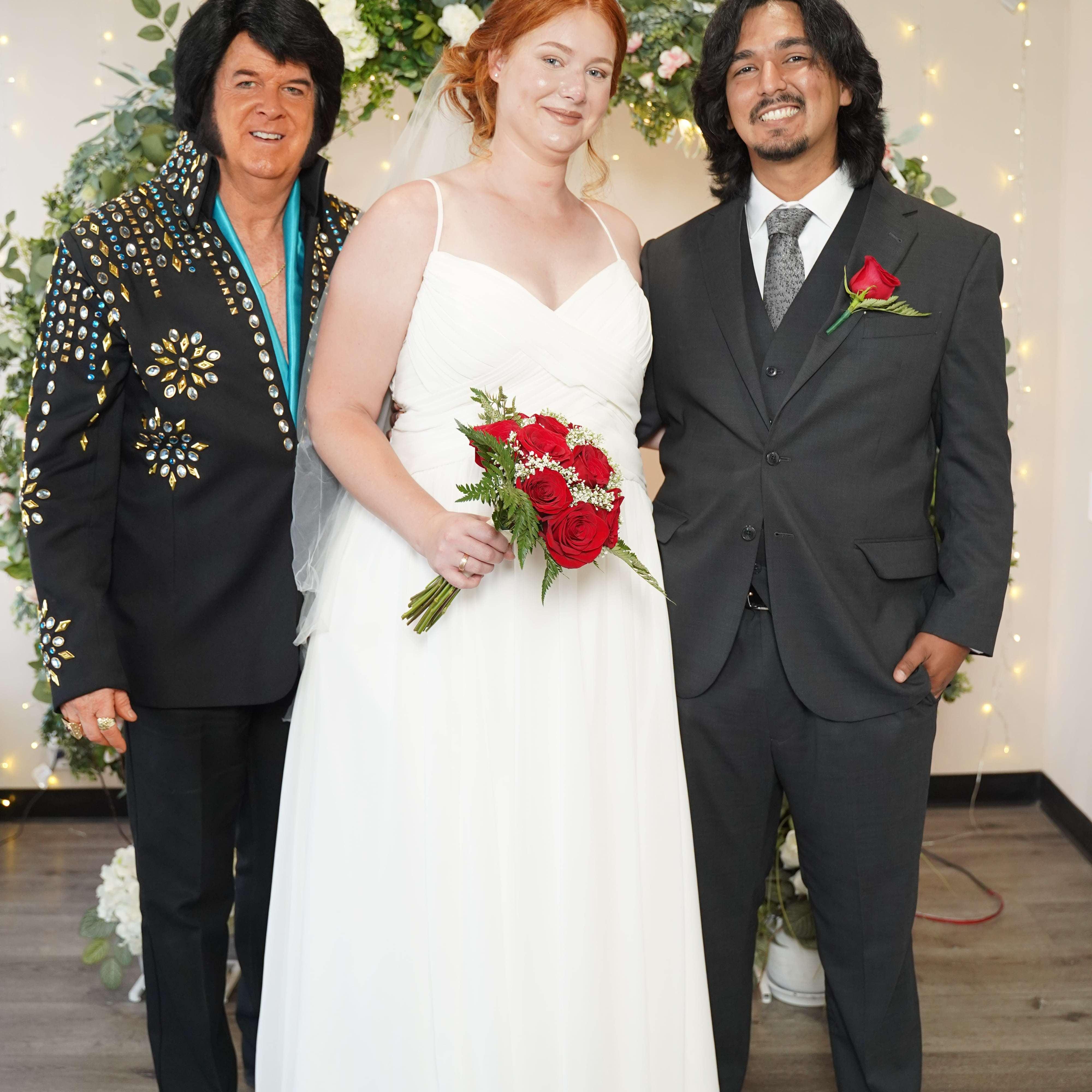 Our COVID wedding /
Nuestra boda COVID