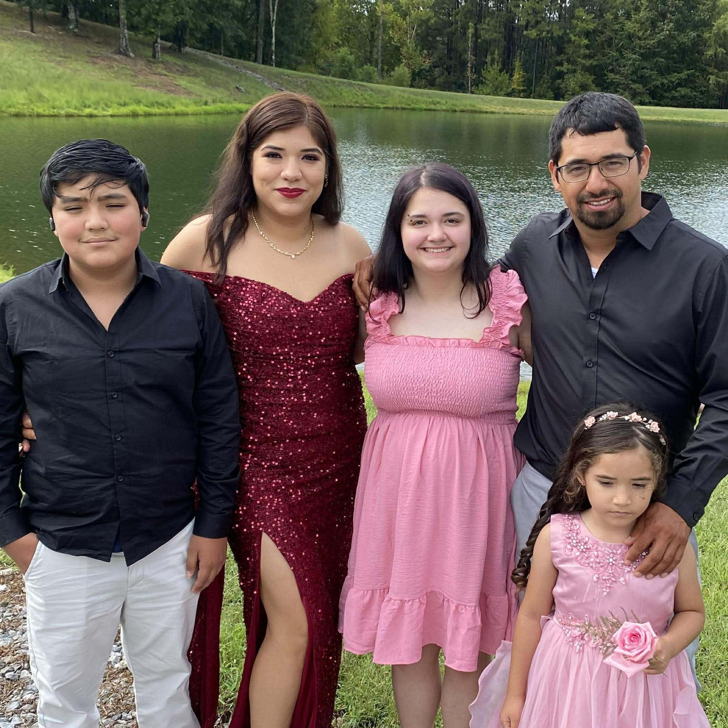Jaime and his wife Diana with kids Areyla, Eric and Emily.