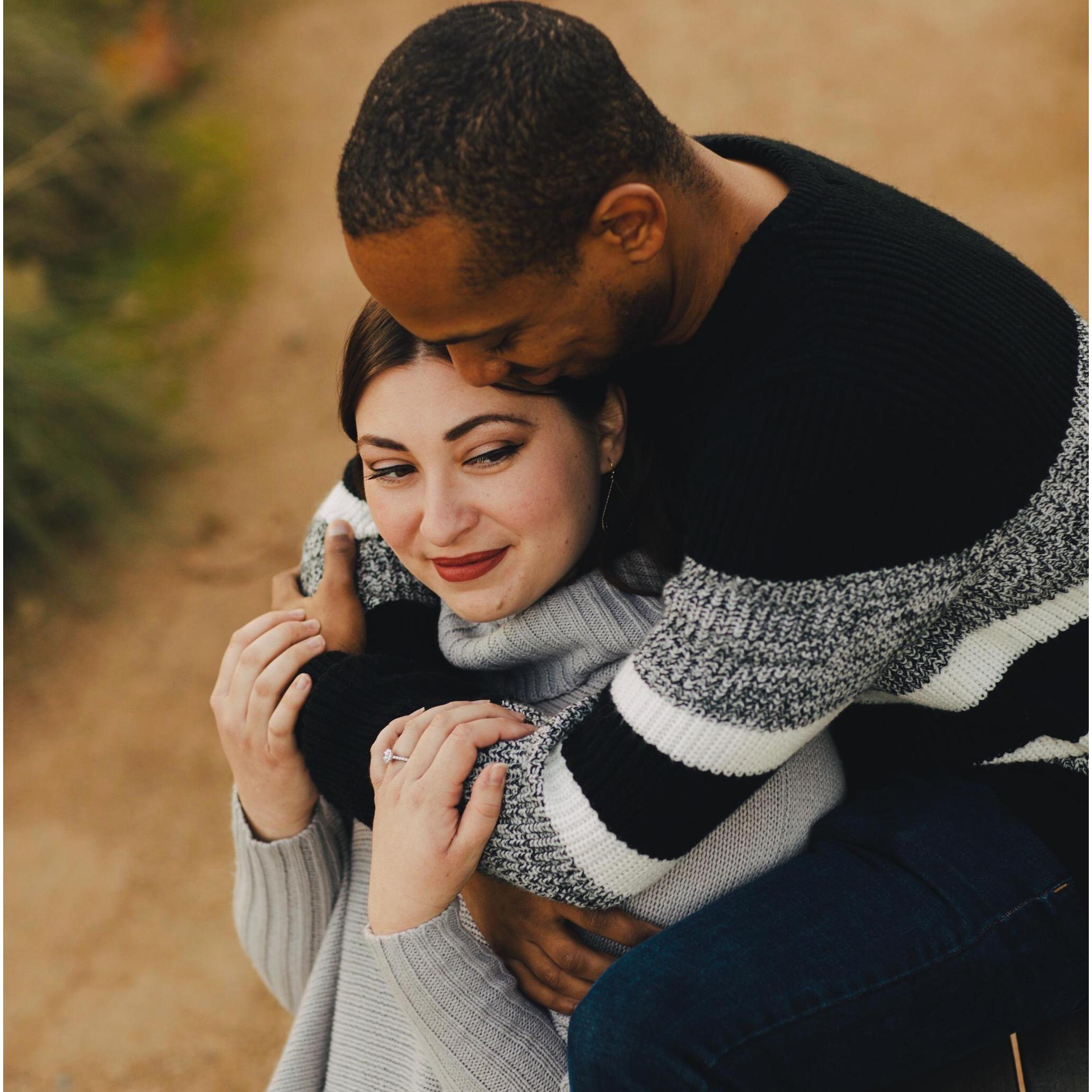 ENGAGEMENT PHOTOS - ROBBIE SNYDER PHOTOGRAPHY