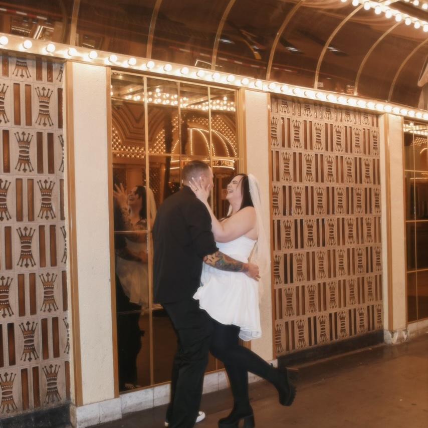 Vegas Engagement photos 🖤