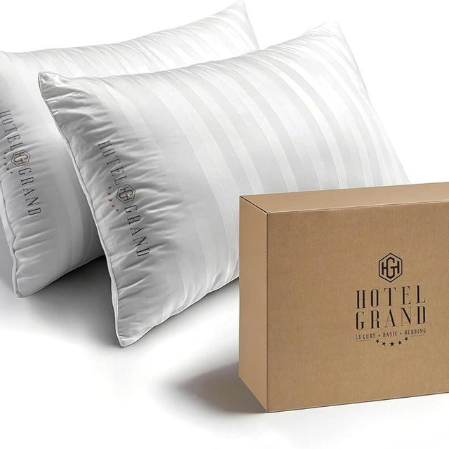 Hotel Grand Bed Pillows Standard Size Set of 2 Packs - 500 Thread Count 100% Cotton Medium Firm Hypoallergenic Feather Down Pillows Machine Washable Pillow for Back, Stomach or Side Sleepers, 20"x26"