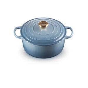 Le Creuset Signature Round Dutch Oven (4 1/2 qt, color chambray)