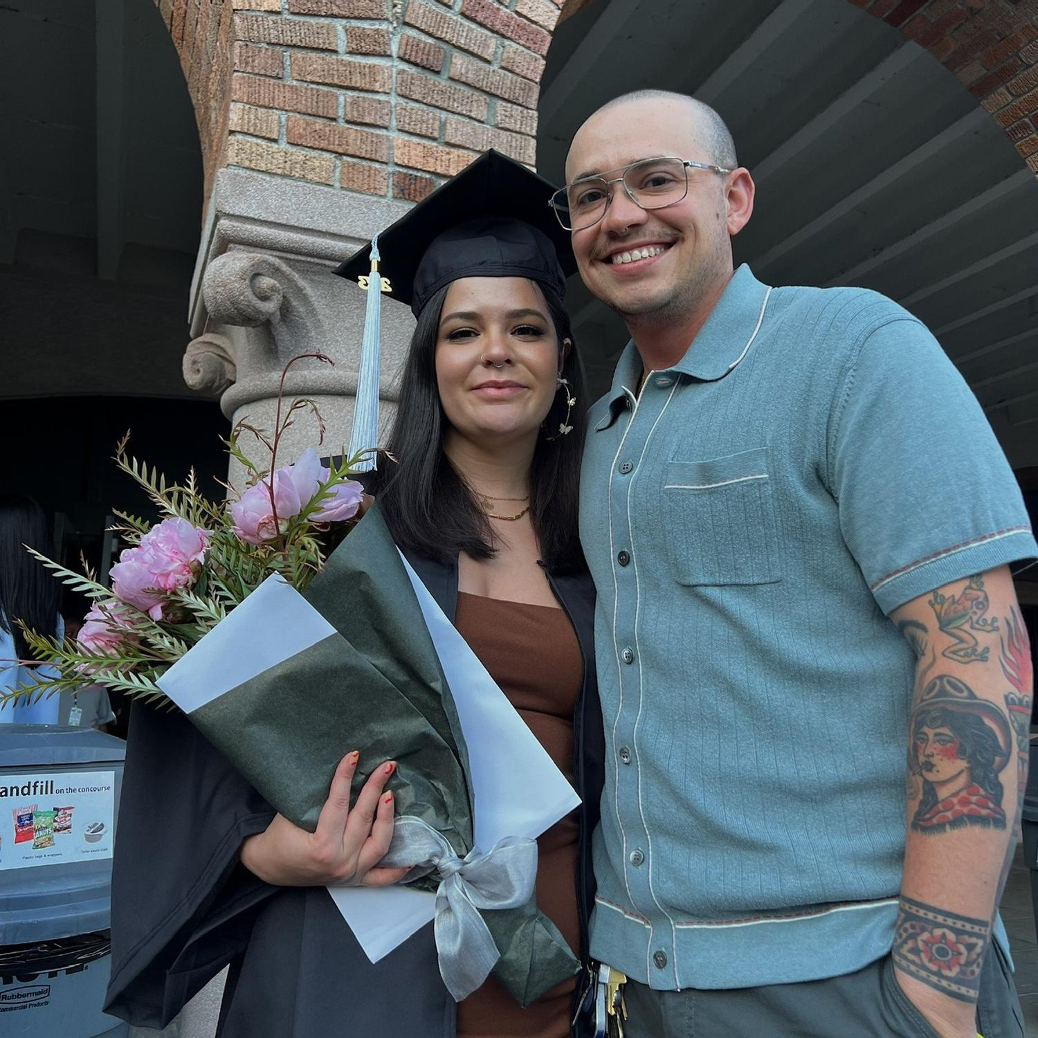 Jules moves in a day after graduating UW!