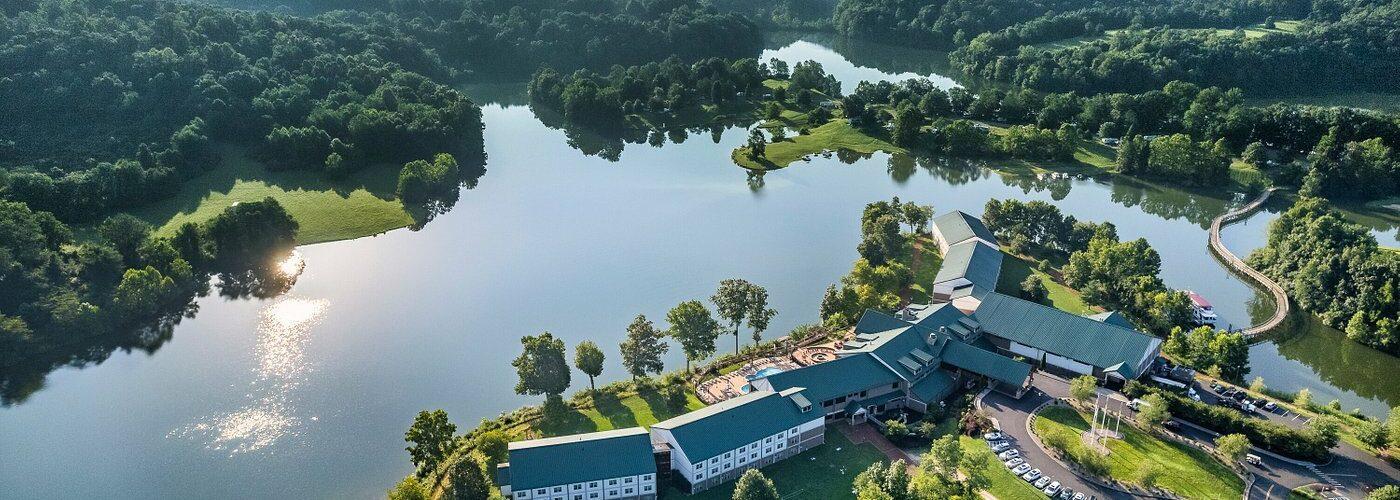 The Wedding Website of Jennifer Yuhnke and Hayden Ewell