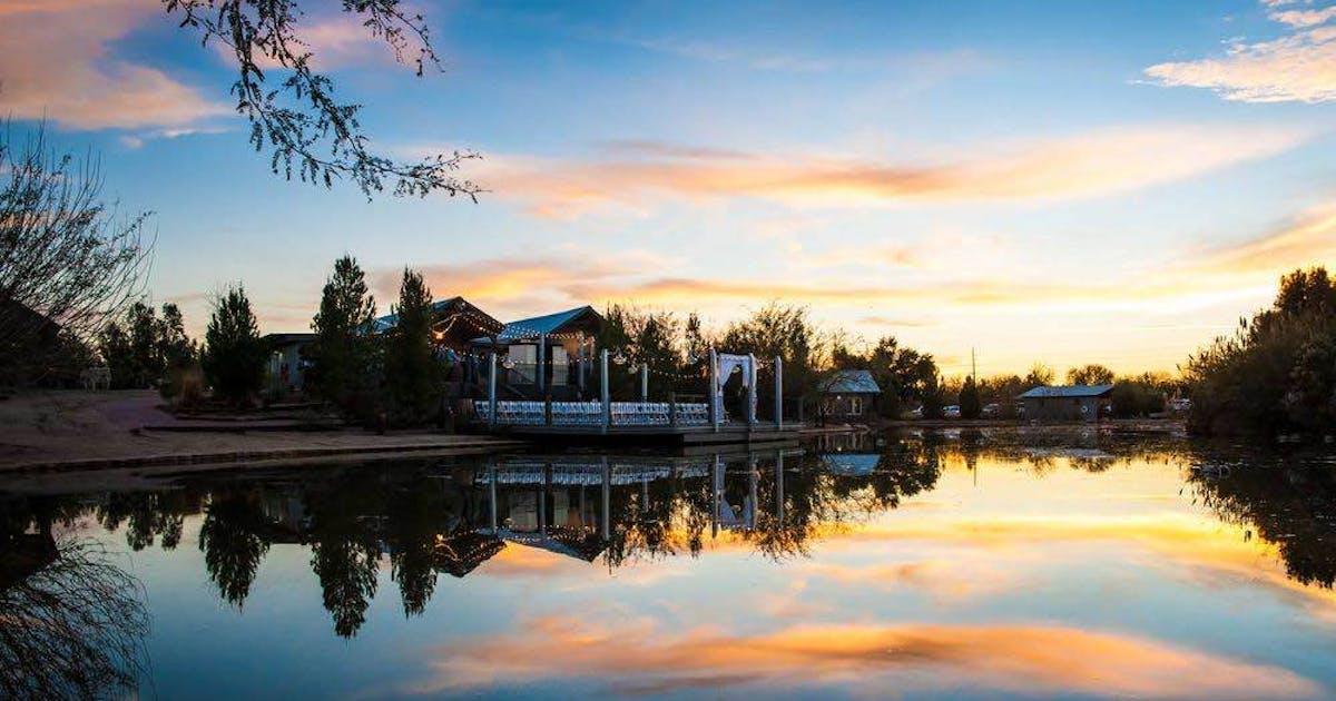 The Wedding Website of Alyx Simon and Hunter Ridley