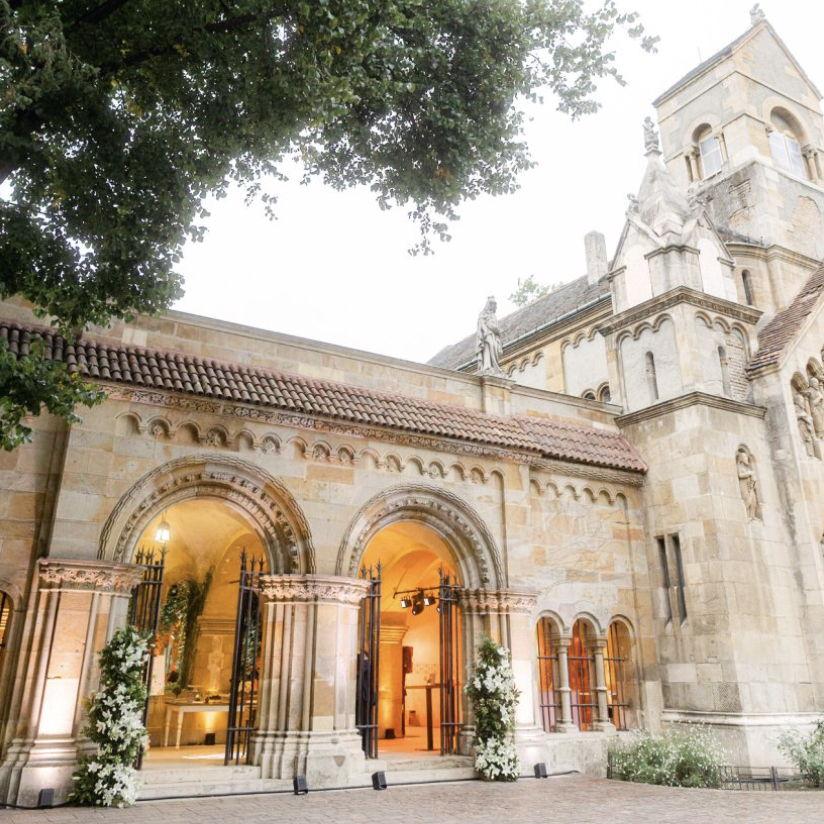 Wedding Celebration / Esküvői ünnepség – Kerengő (Cloister)