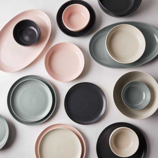Modern Classic Ceramic Dinnerware & Serveware
