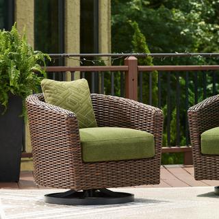 Horizon Hall Outdoor Swivel Lounge Chair