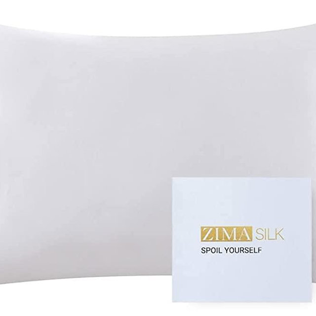 ZIMASILK 100% Luxurious 25 Momme Mulberry Silk Pillowcase for Hair and Skin Heath, Smooth and Hypoallergenic, Reinforced Hidden Zipper, 1 Pc Designed Gift Box (Ivory, Queen 20''x30'')
