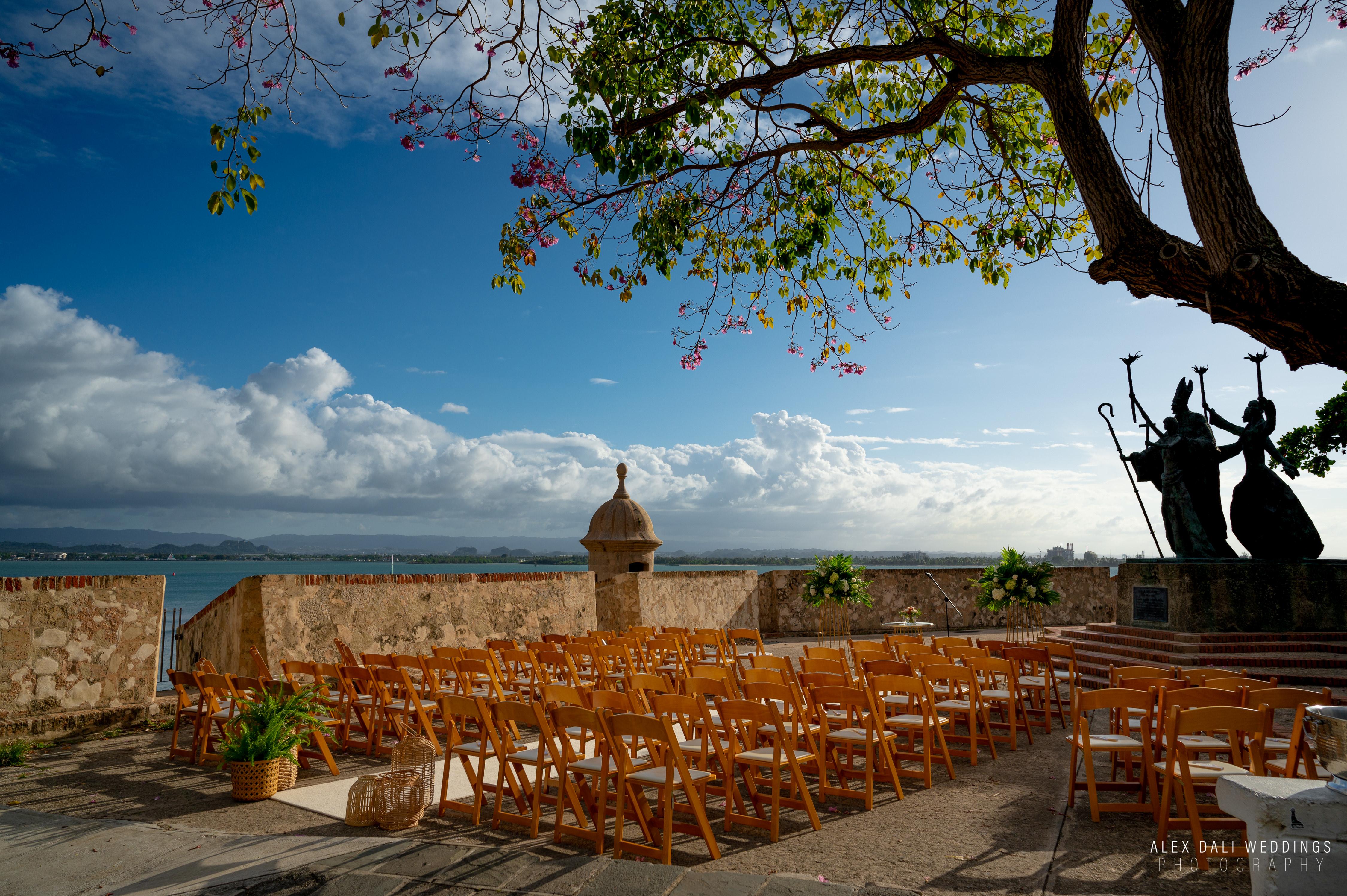 The Wedding Website of Jessica DeJesus and Evan Castle