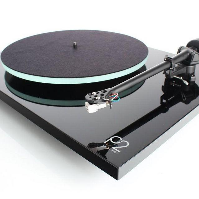 Rega Planar 2 (RED)
