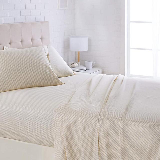 AmazonBasics Lightweight Super Soft Easy Care Microfiber Sheet Set with 16" Deep Pockets - King, Yellow Scallop