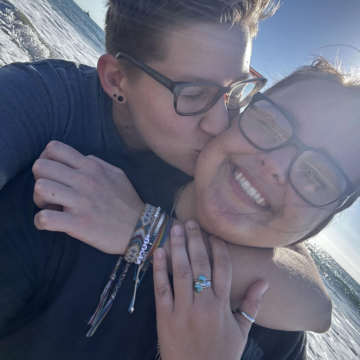 Haley and Jay are at the beach together for the first time!