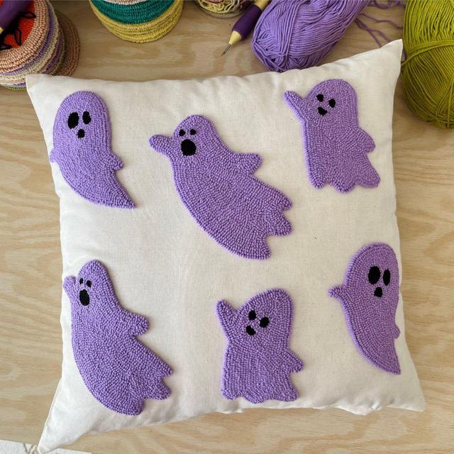 Ghost Embroidery Linen Pillow, Punch Needle Halloween Throw Pillow, Halloween Gift, Spooky Decorative Cushion Cover, Scary Indoor Decor