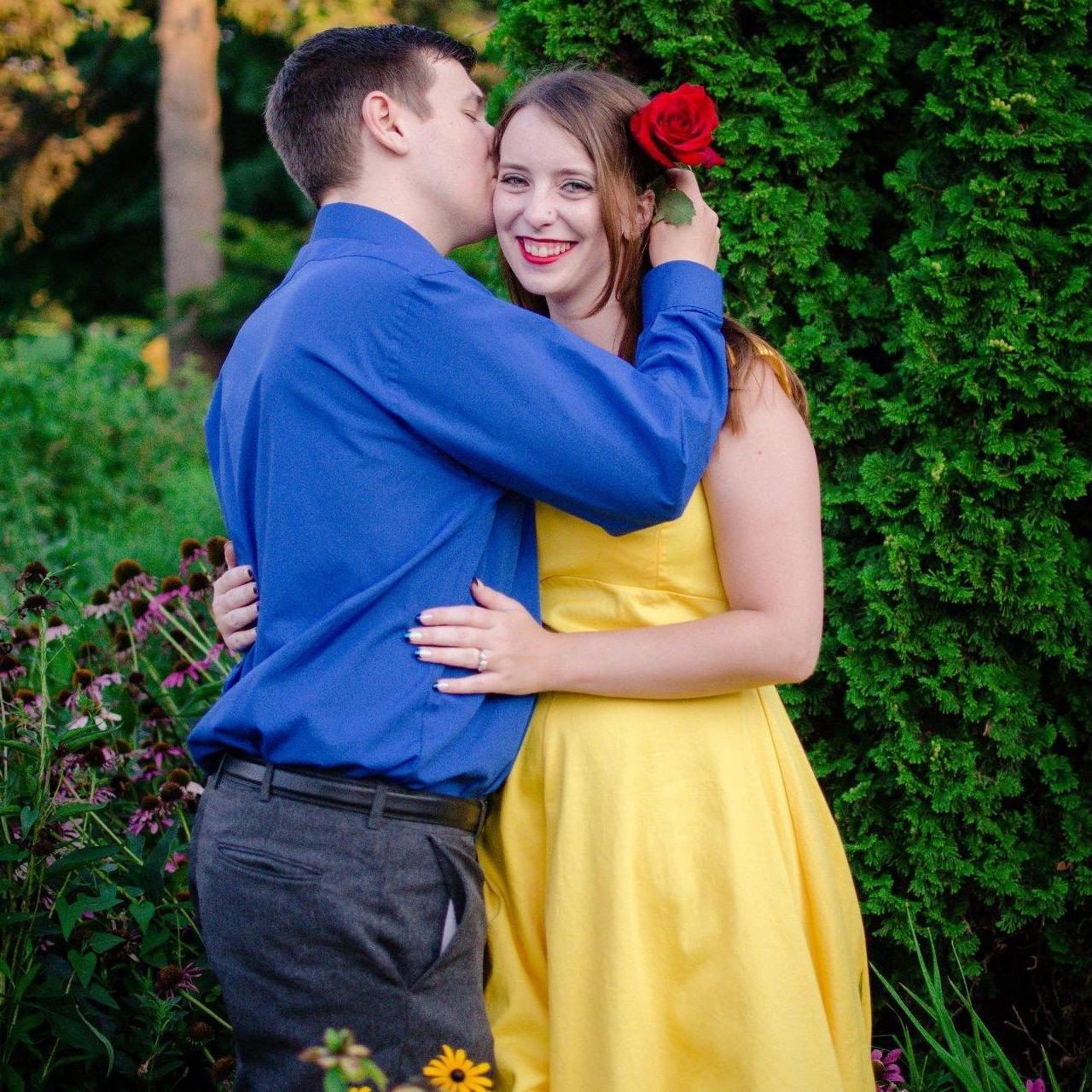 Engagement photos.
Beauty and the Beast inspired.

Photos by Olivia Logan Photography.