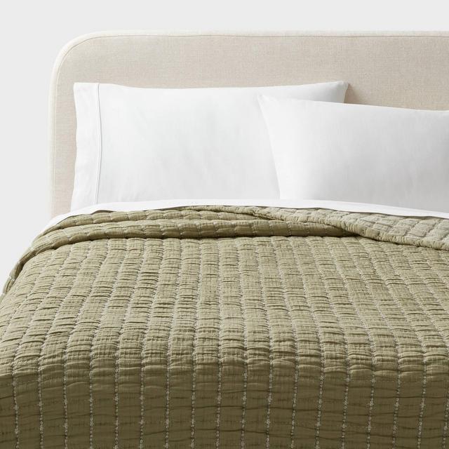 King Trad Y/D Crinkle Grid Quilt Moss Green - Threshold™