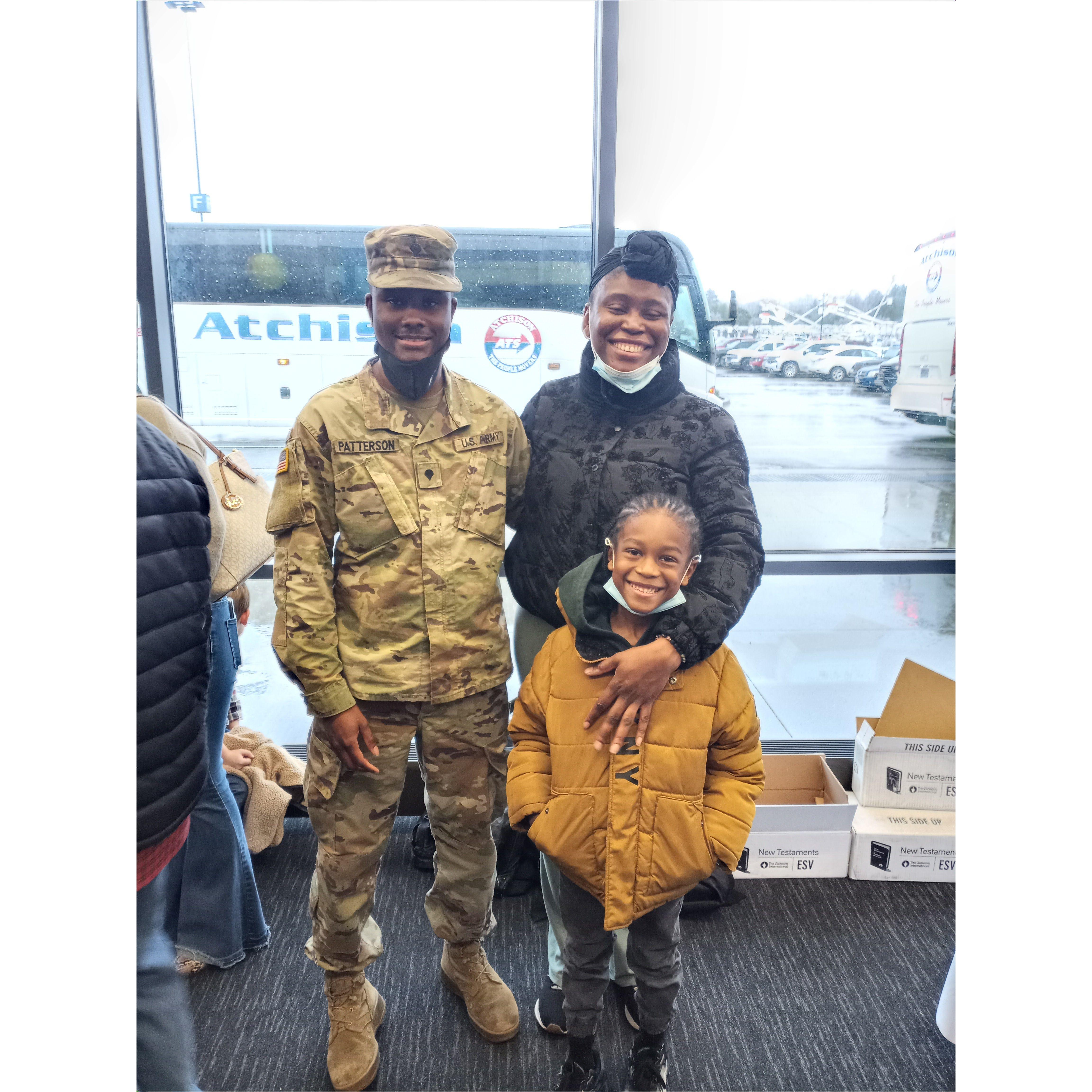 Daughter Meisha, Son Tye and grandson Marlee, son"s deployment!