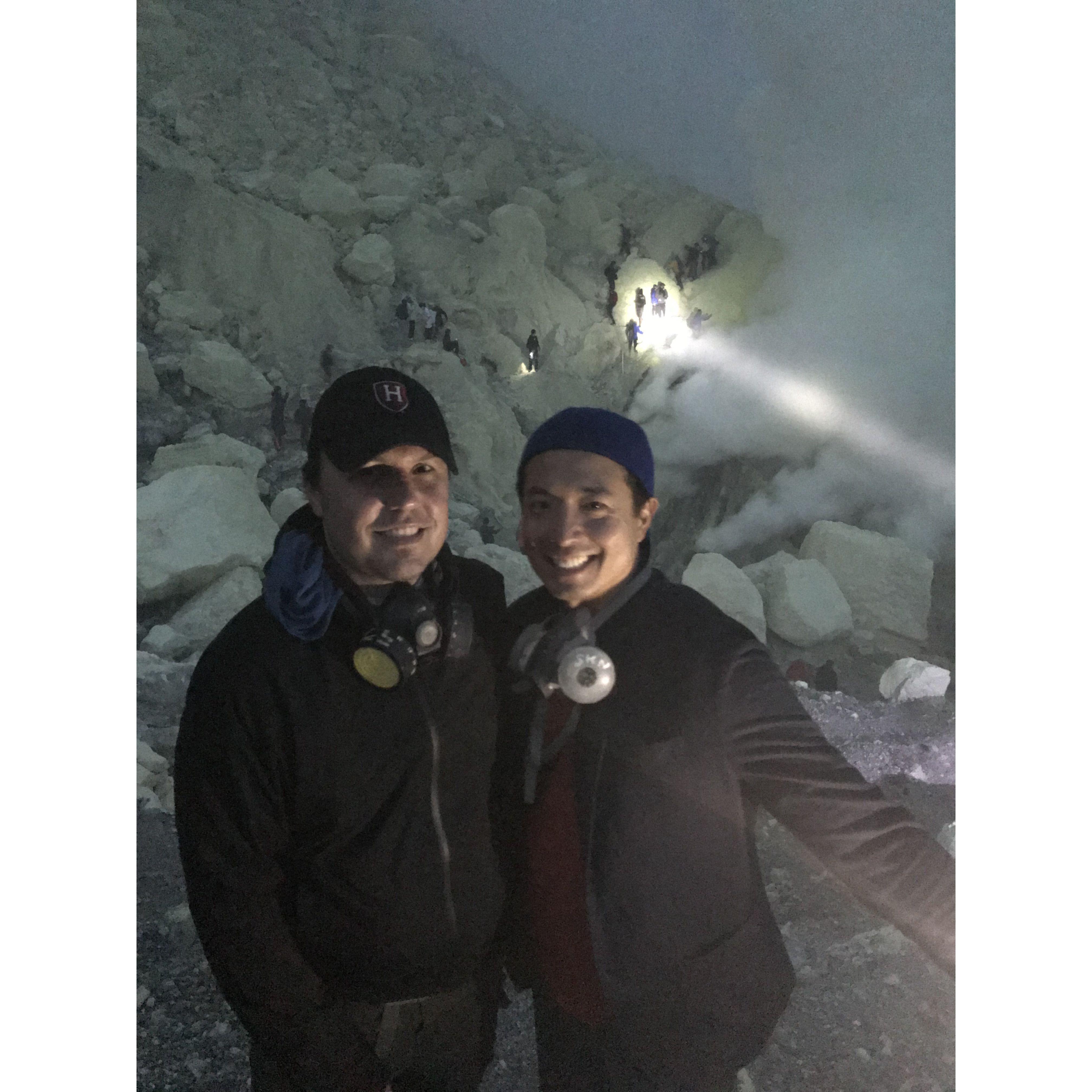 Inside the Kawah Ijen Volcano, Indonesia (2018) #CRAZY #StevenAndDeanTripAroundTheWorld