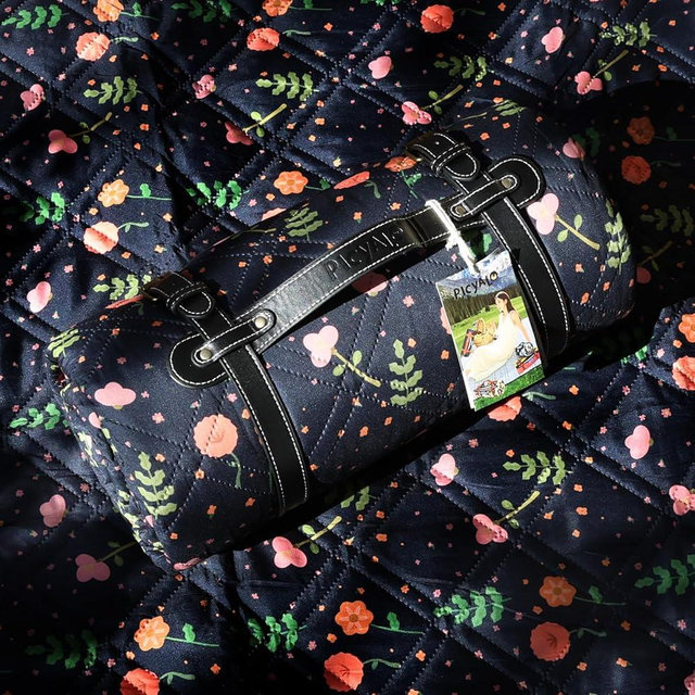 80x80” Double Thickened Picnic Blankets(150g High Density Cotton Stuffed) Navy Blue Floral Pattern Outdoor Picnic Mat Portable Picnic Blanket Foldable with Leather Carry Strap Beach Blanket