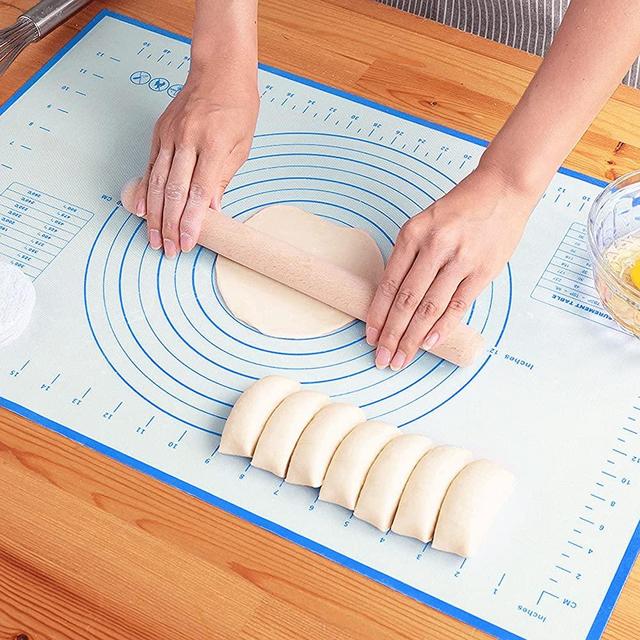 LIMNUO Silicone Pastry Mat Extra Thick Non Stick Baking Mat Non Stick Rolling Dough with Measurements-Non Slip,Reusable,Counter Mat, Dough Rolling Mat, Pie Crust Mat (16''(W)20''(L), Blue)
