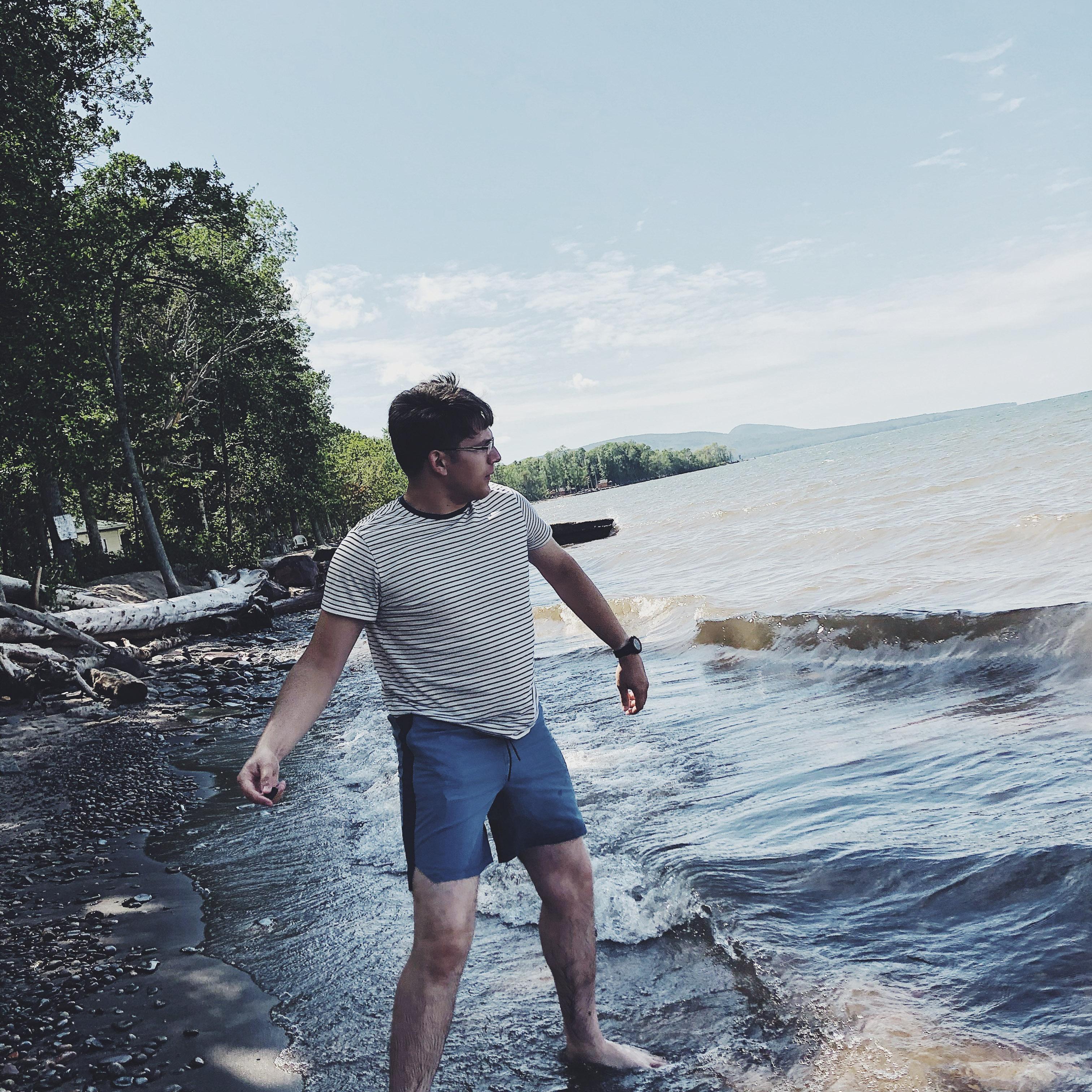 he taught Hannah how to skip stones - no, she wasn't able to before this summer // summer 2020