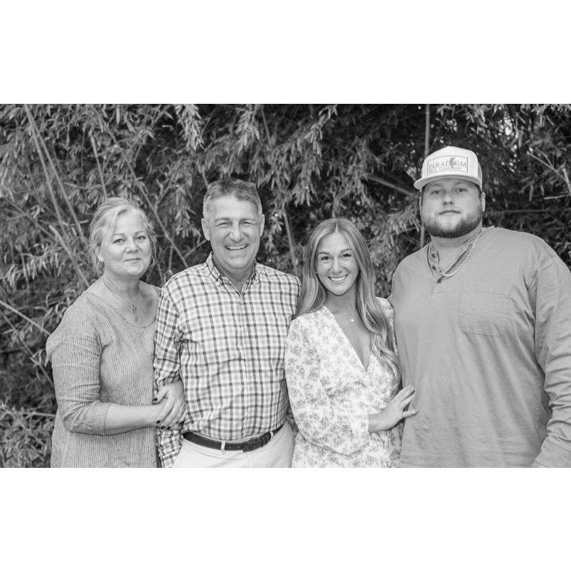 Our family picture. (October 2022)