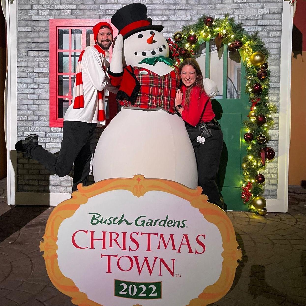 Spenser and Elizabeth met at Busch Gardens where he was an actor and she was a stage manager