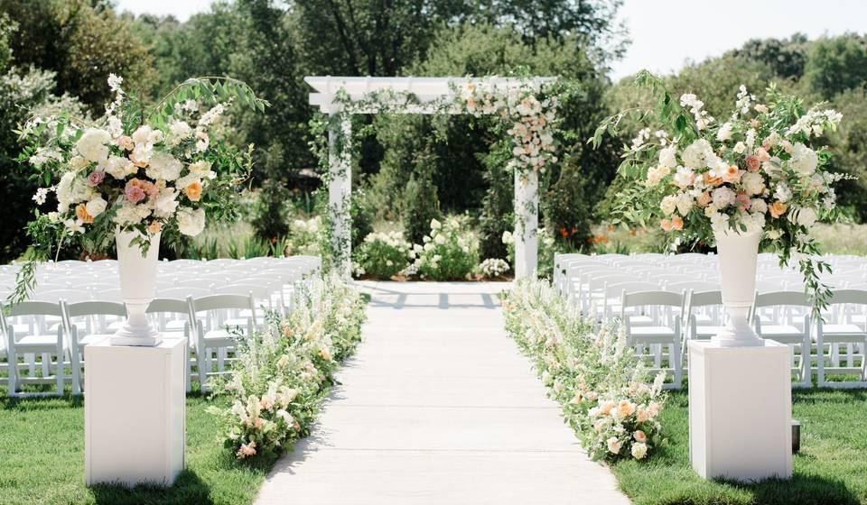 The Wedding Website of Jacqueline Madery and Mitchell Leahey
