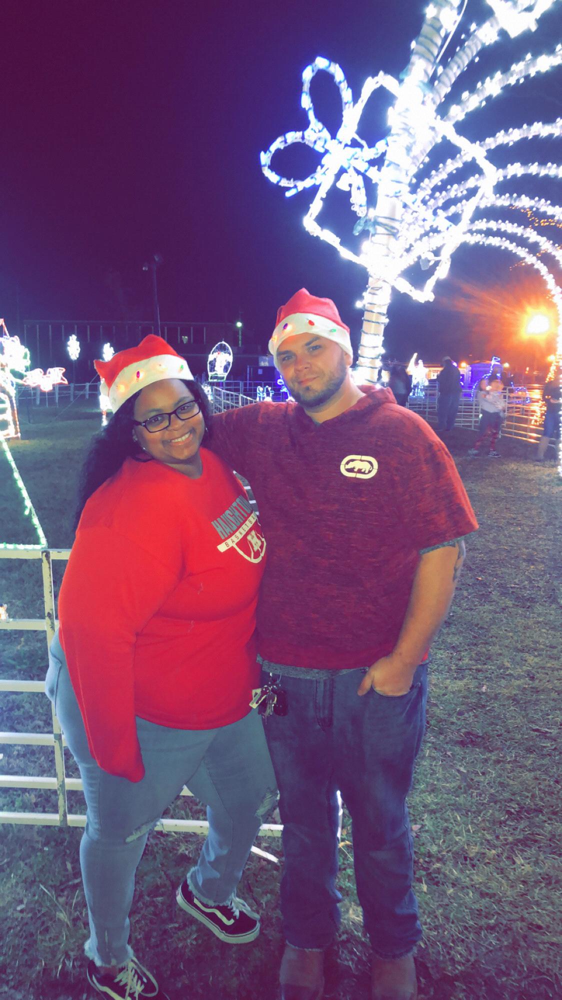 Seeing the lights have became a Christmas tradition! 🎄