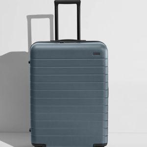 Expandable Medium Suitcases: Coast Blue | Away