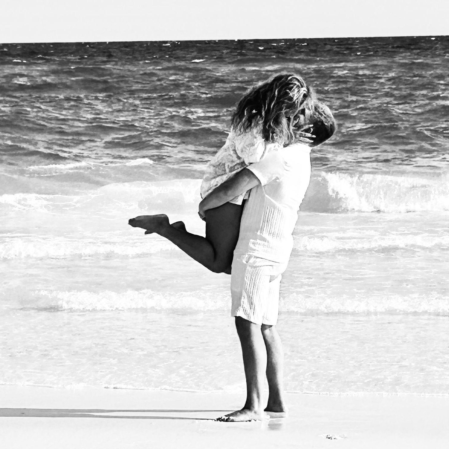 Zach proposed to Pamela Joy surrounded by his family in Destin, Florida August 16, 2024 ❤️