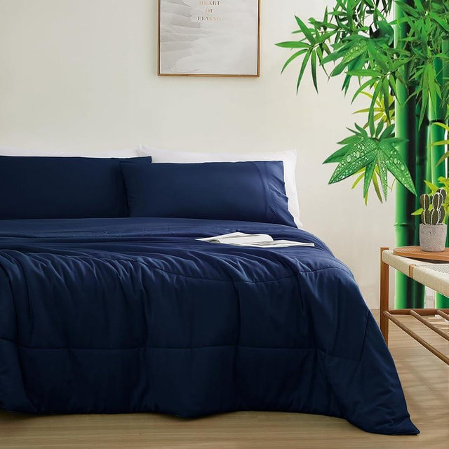 Zaizaihome Natural Bamboo Viscose Comforter Set King Size 3 Pieces, All-Season Soft Breathable Moisture-Wicking Quilt with Matching Pillowcases, Machine Washable, Quilted Fluffy Comforter (Navy Blue)