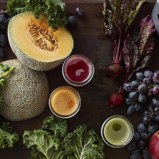 VSJ843QS 43 RPM Vertical Square Low-Speed Juicer