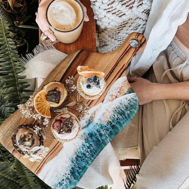 Engagement Gift Couple, Unique Personalized Wedding Present, Personalised Wedding Gift, Engraved Chopping Board, Ocean Resin Cheese Board