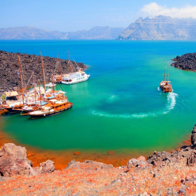 Catamaran cruise to volcano and hot spring