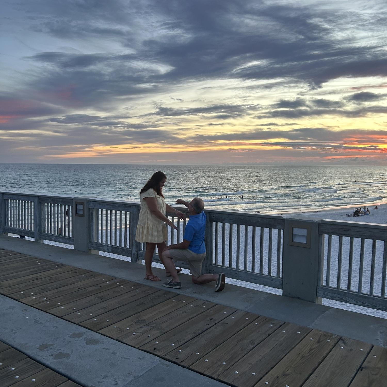 He proposed at the beach! ❤️